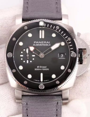 Panerai Submersible eSteel Watch