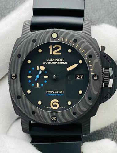 Panerai Luminor Submersible Carbotech Watch