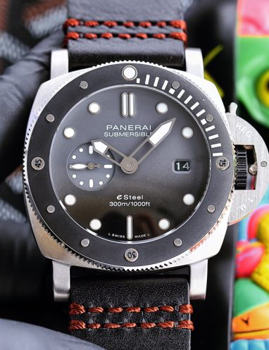 Panerai Submersible eSteel 44mm Dive Watch