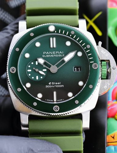 Panerai Submersible eSteel Green Watch