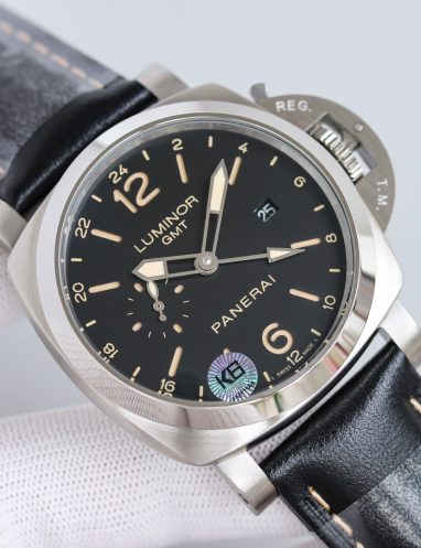 Panerai Luminor GMT Watch
